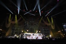 「＝LOVE 5th ANNIVERSARY PREMIUM CONCERT」の様子。(c)YOANI