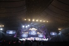 「＝LOVE 5th ANNIVERSARY PREMIUM CONCERT」の様子。(c)YOANI