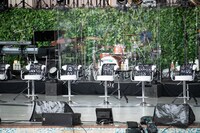 開演直前のステージ。