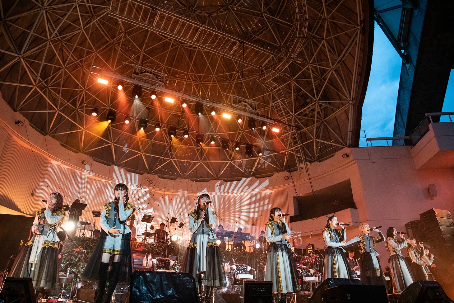 「私立恵比寿中学 We sing a popular tune on the stage 題して『ちゅうおん』2022」1日目の様子。
