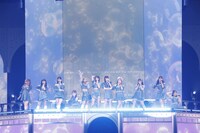 「＝LOVE 5th ANNIVERSARY PREMIUM CONCERT」の様子。(c)YOANI