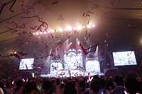 「＝LOVE 5th ANNIVERSARY PREMIUM CONCERT」の様子。(c)YOANI