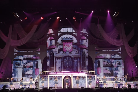 「＝LOVE 5th ANNIVERSARY PREMIUM CONCERT」の様子。(c)YOANI