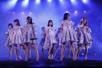 「＝LOVE 5th ANNIVERSARY PREMIUM CONCERT」の様子。(c)YOANI