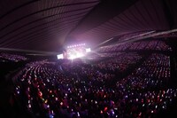 「＝LOVE 5th ANNIVERSARY PREMIUM CONCERT」の様子。(c)YOANI