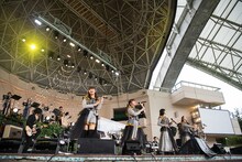 「私立恵比寿中学 We sing a popular tune on the stage 題して『ちゅうおん』2022」1日目の様子。