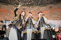 左から小林歌穂、柏木ひなた、中山莉子。