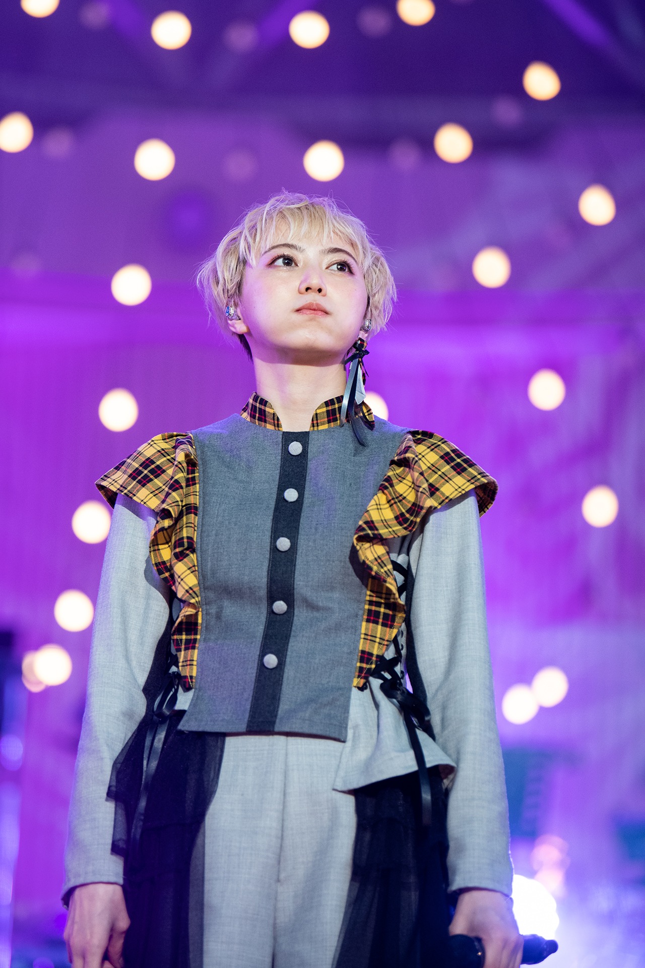 安本彩花