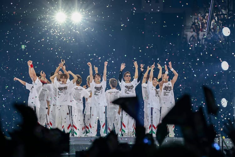 15人のEXILE”ツアーファイナルで黒木啓司を送り出す、年末にオリジナル 