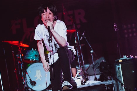 鈴木圭介（Vo）（Photo by CHIYORI）