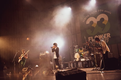 「ゾロ目だョ全員集合！～フラカン33年、野音99年～」の様子。（Photo by CHIYORI）