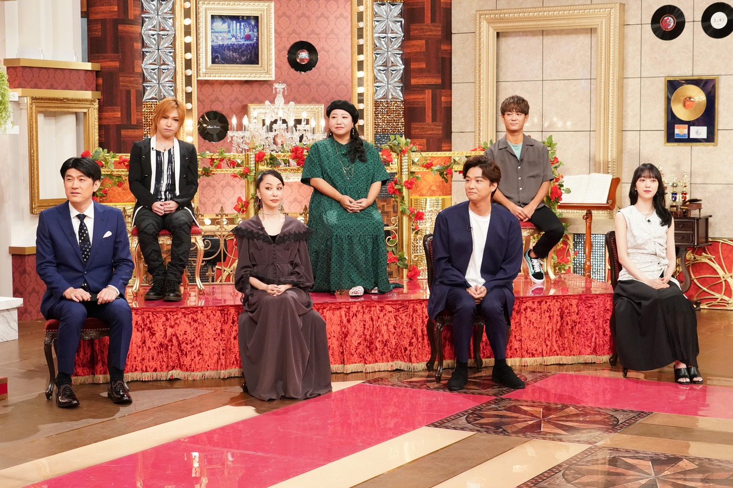 上段左から鬼龍院翔（ゴールデンボンバー）、仲宗根泉（HY）、新里英之（HY）。下段左から藤井貴彦（日本テレビアナウンサー）、中島美嘉、井上芳雄、堀未央奈。(c)日本テレビ