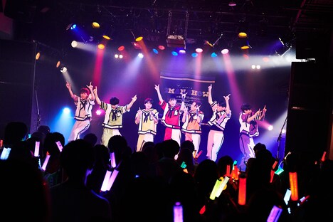 THE SUPER FRUIT（撮影：上溝恭香）