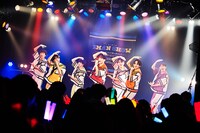 THE SUPER FRUIT（撮影：上溝恭香）