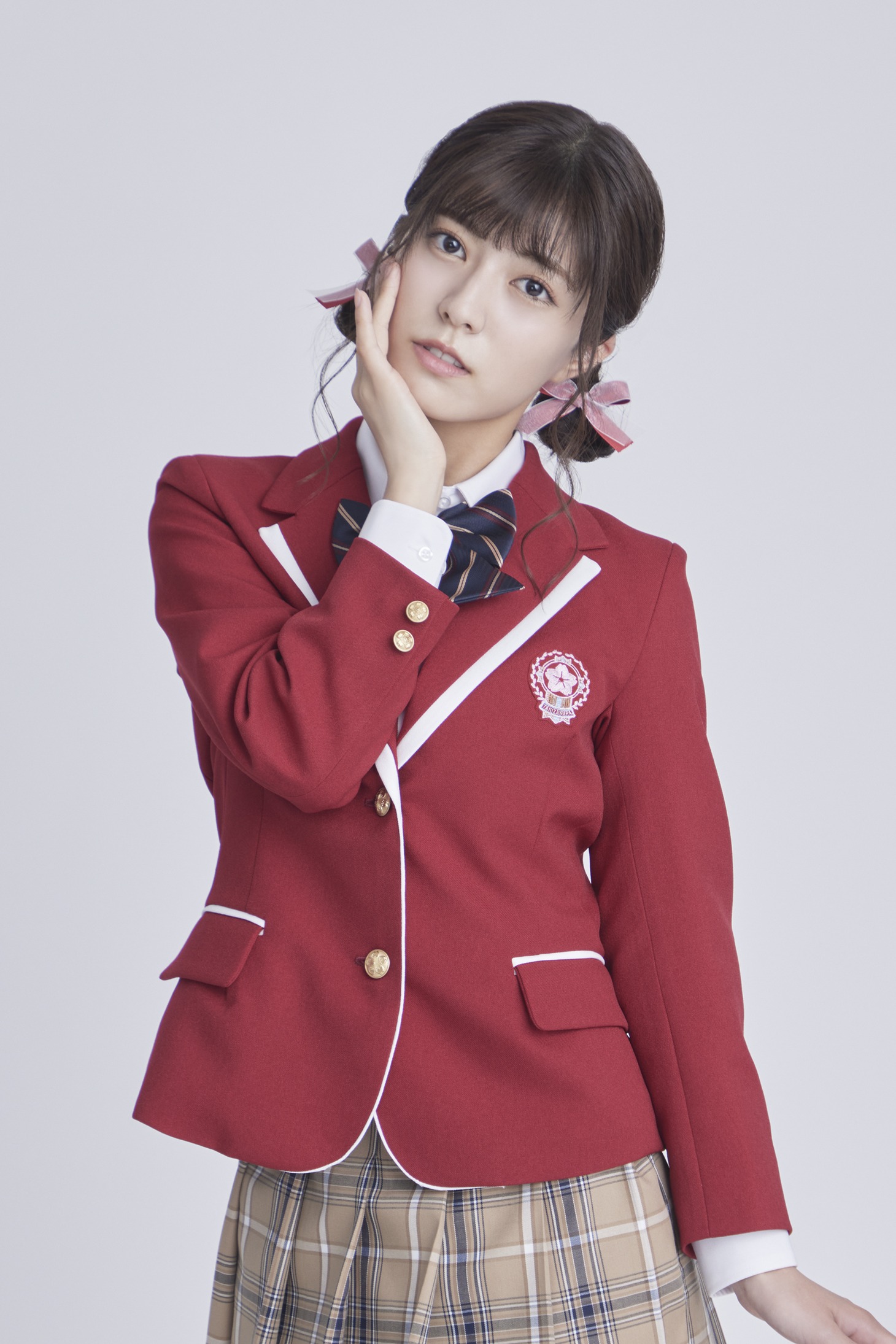 鈴賀レナ役の三田美吹。