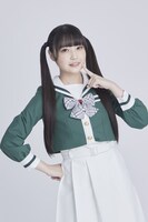 三笠マーヤ役の佐藤美波。