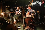 左からyoko(noodles)、上野啓示(カミナリグモ)。(撮影:山中善正)
