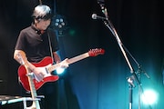 真鍋吉明(the pillows)(撮影:山中善正)