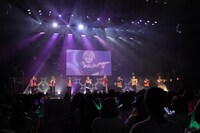 「My Buddy」のパフォーマンスの様子。（撮影：寺本篤史）