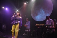 「MONARI WAKITA 6th Anniversary Live - SEXENNIAL CELEBRATION! -」の様子。