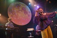 「MONARI WAKITA 6th Anniversary Live - SEXENNIAL CELEBRATION! -」の様子。