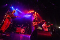 犬式 INUSHIKI（撮影：MAYUMI）