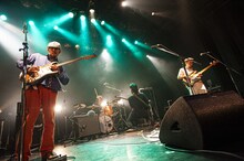 犬式 INUSHIKI（撮影：MAYUMI）