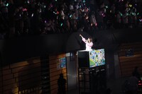 「古畑奈和卒業コンサート＠日本ガイシホール ～ハニーフェス～」の様子。