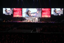 「古畑奈和卒業コンサート＠日本ガイシホール ～ハニーフェス～」の様子。