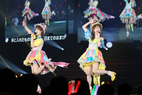 左から松村香織、須田亜香里。