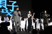 貞子軍団に襲われる登壇者。