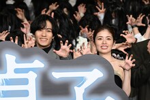 川村壱馬（THE RAMPAGE from EXILE TRIBE）と小芝風花。