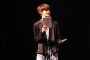 玉入れでは司会に徹した田島将吾。 (c)LAPONE ENTERTAINMENT