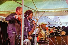 カマシ・ワシントンのステージの様子。 (c)ODD BRICK
All Copyrights Reserved.