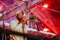 カマシ・ワシントンのステージの様子。 (c)ODD BRICK
All Copyrights Reserved.