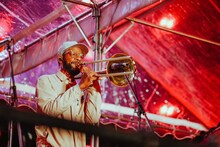 カマシ・ワシントンのステージの様子。 (c)ODD BRICK
All Copyrights Reserved.