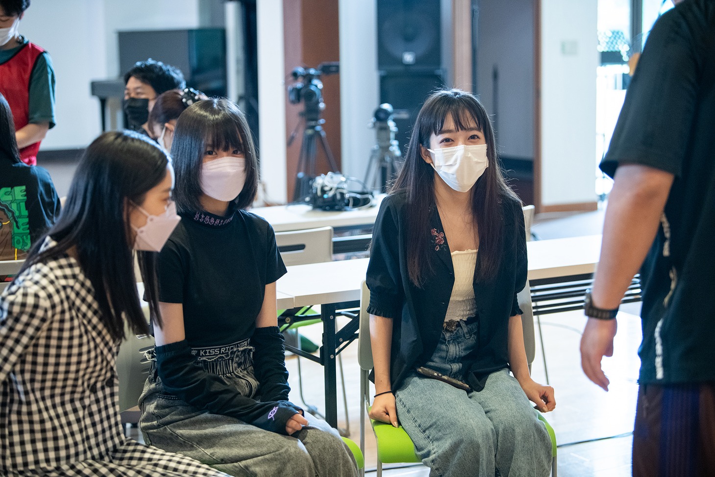 自身のオーディション経験を踏まえてコメントする風見和香、小久保柚乃、桜木心菜（左から）。