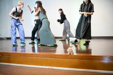 盛り上がるエビ中。