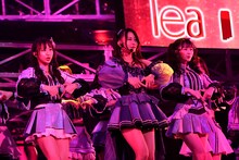 古畑奈和（中央）