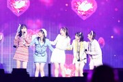 左から平野百菜、井田玲音名、須田亜香里、都築里佳、浅井裕華。