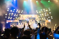 「HACHI 2nd ONE MAN LIVE『Midnight blue』」の様子。