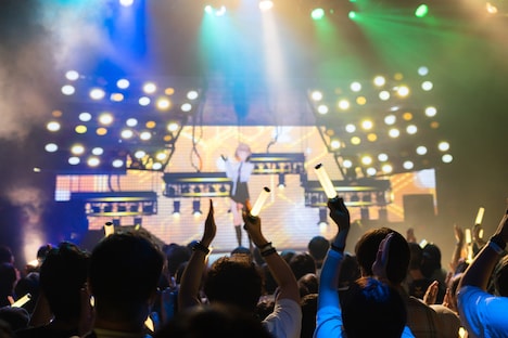 「HACHI 2nd ONE MAN LIVE『Midnight blue』」の様子。