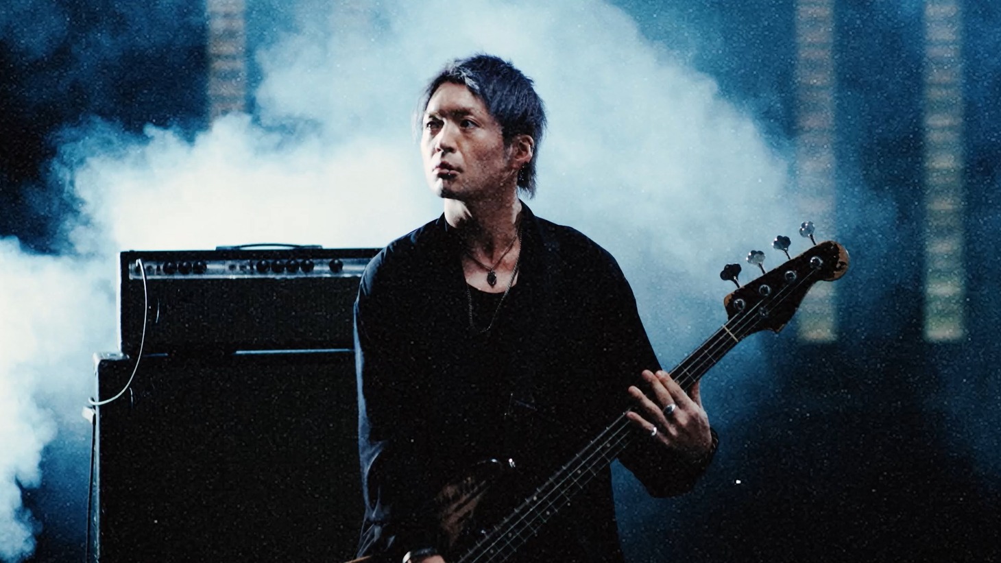 BLUE ENCOUNT「Z.E.R.O.」ミュージックビデオより。