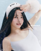 「FROZEN AQUAMARINE」コンセプトのHONG EUNCHAE。 (P)&(C) SOURCE MUSIC