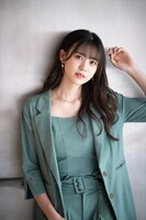 阿部菜々実写真展「20」より。