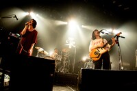 ネクライトーキーと日本松のセッションの様子。（撮影：キムラユキ）