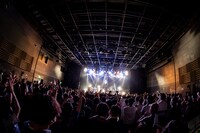 ネクライトーキーのライブの様子。（撮影：キムラユキ）