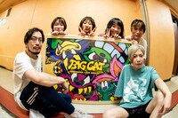 ネクライトーキーと日本松ひとみ。（撮影：キムラユキ）