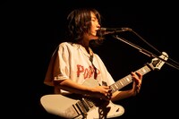 もっさ（Vo, G）（撮影：キムラユキ）