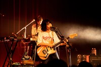 もっさ（Vo, G）（撮影：キムラユキ）